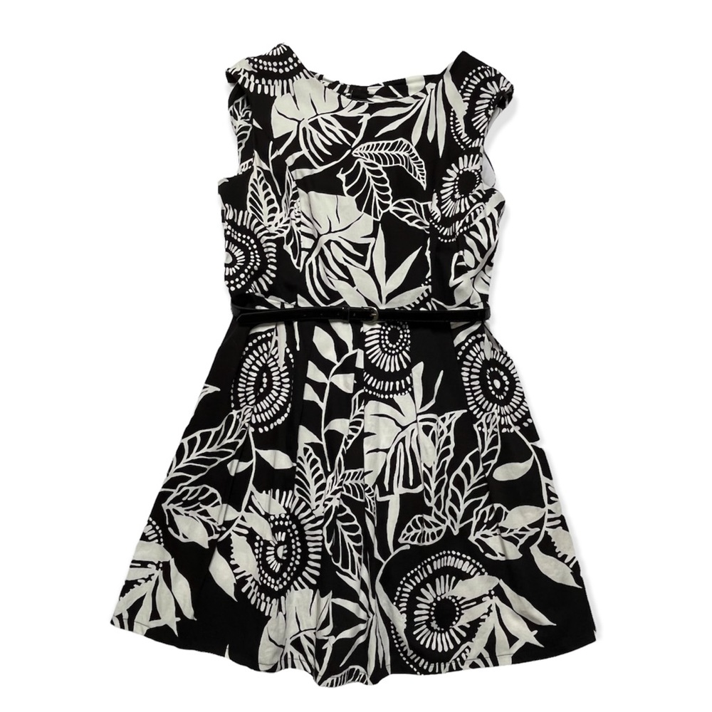 Perceptions Black and White Pleated Dress with Belt Size 16